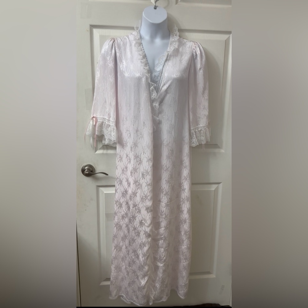 Vintage Miss Dior Women's Lace-Trim Long robe in Light Pink missing belt size L